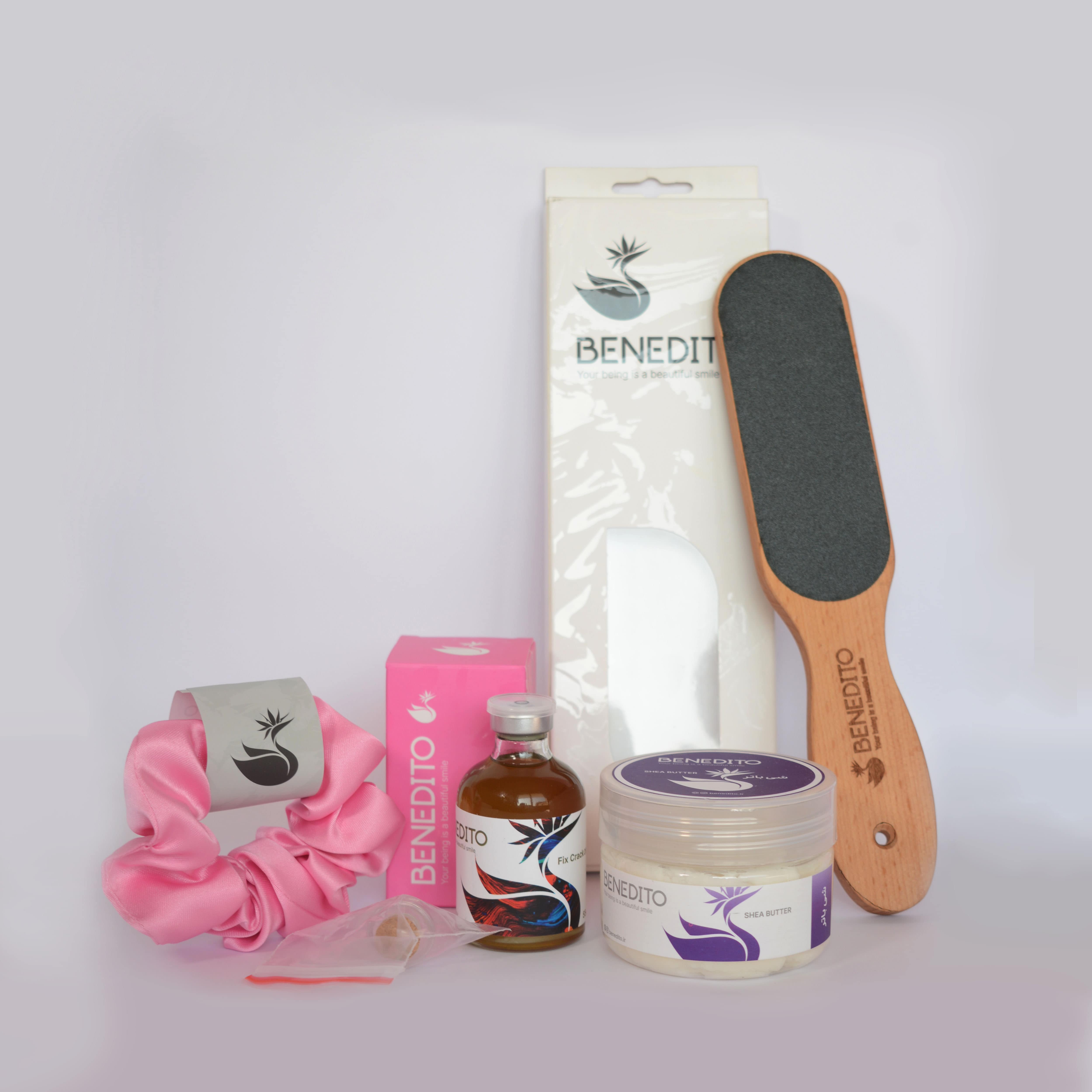 پکیج رفع ترک پا و بدن
(شی باتر 100 گرمی ، روغن رفع ترک بدن ، سوهان پا چوبی و اسکرانچی صورتی)